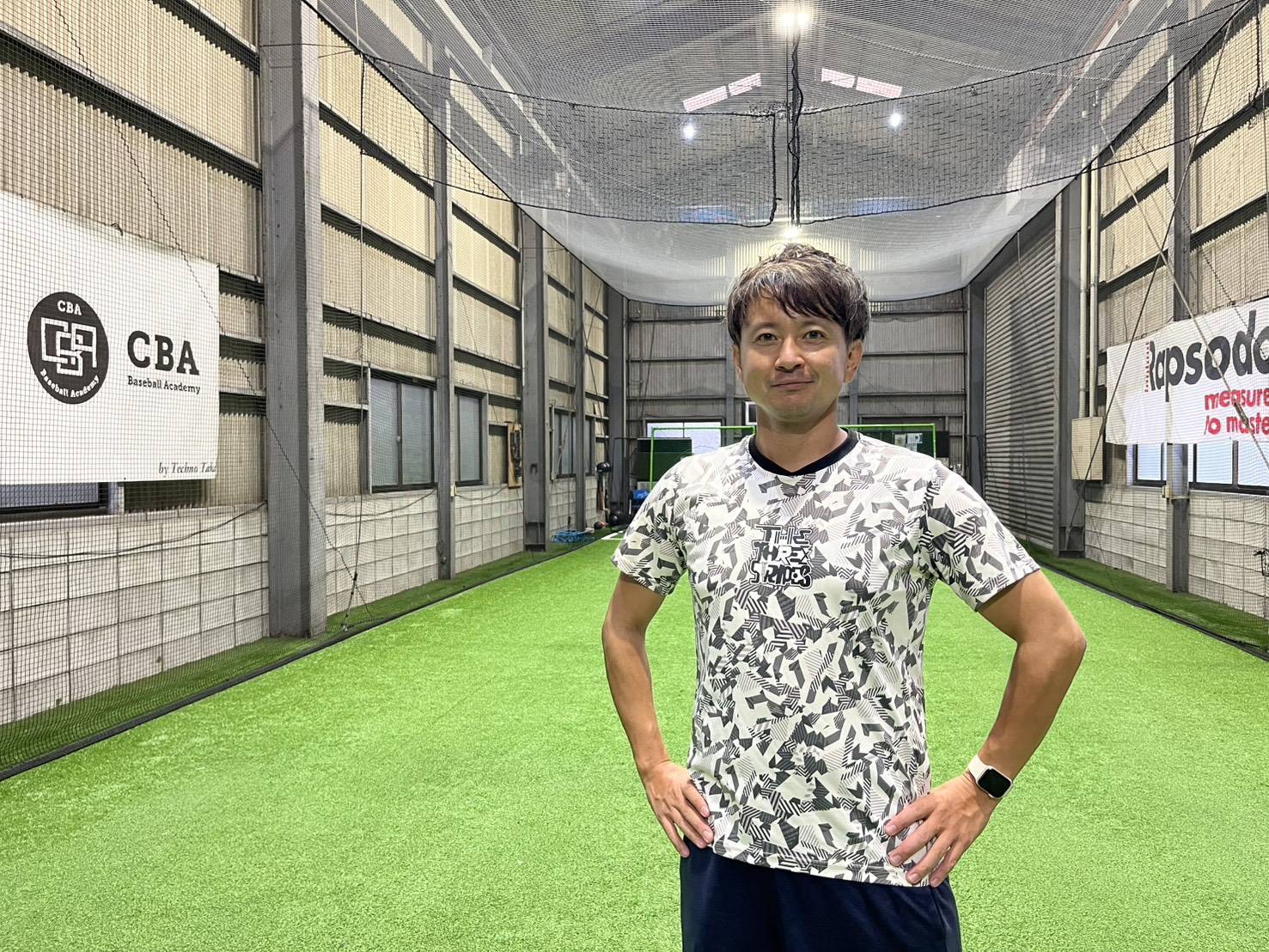 CBA室内練習場での石田健太トレーナー